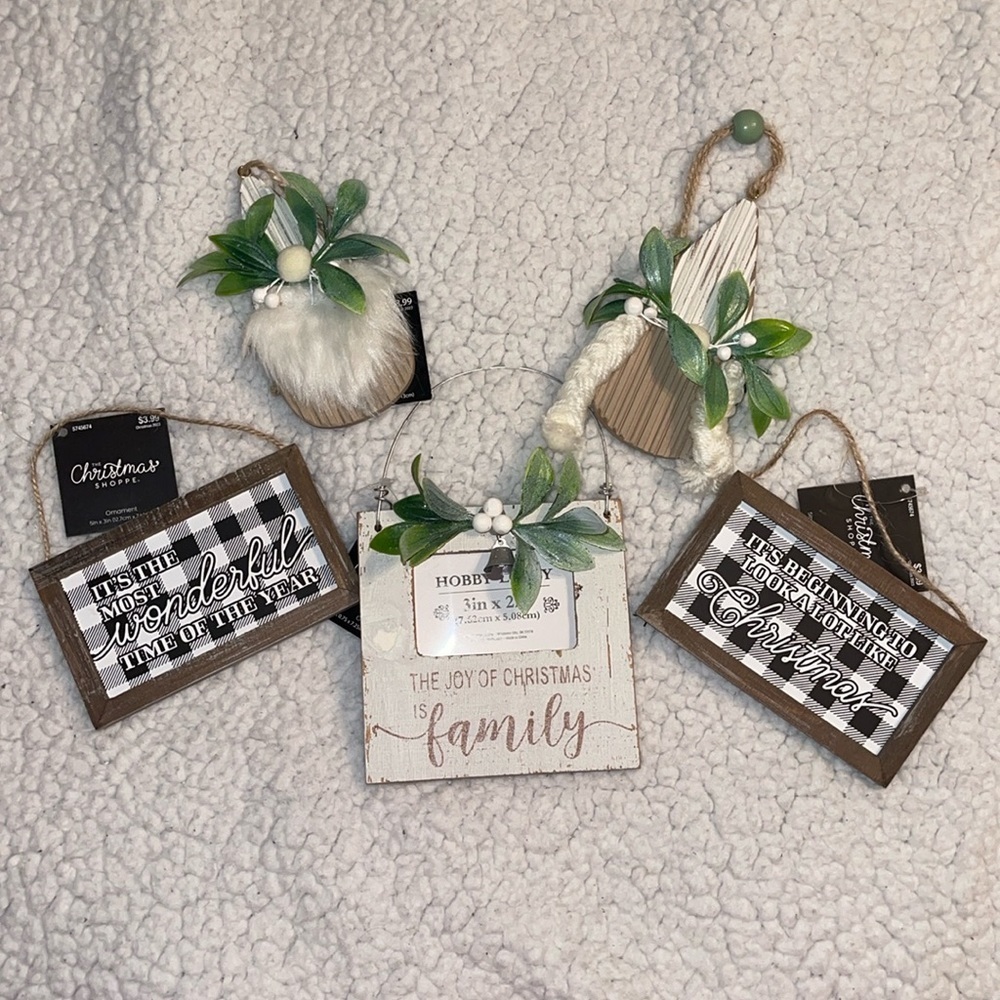 Cute Christmas ornament items